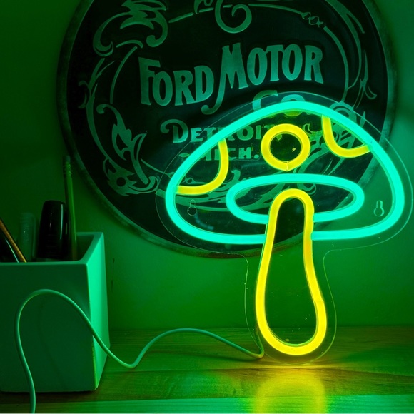 Other - LED Neon Retro Mushroom Light